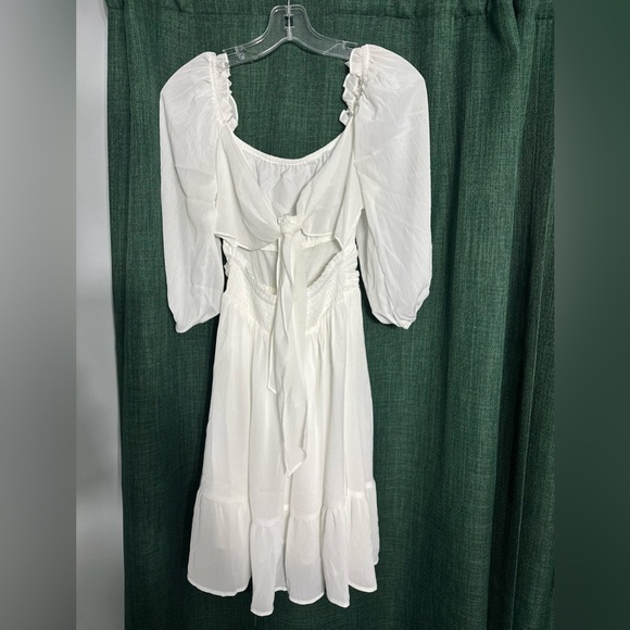 Flowy White Dress with Tie Back Women’s Xtra-Small - Picture 2 of 3